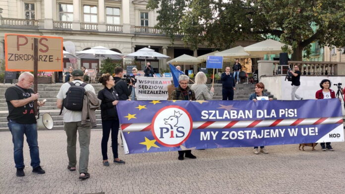 demonstracja w obronie wolnych mediów fot. K. Adamska