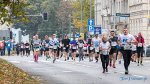 13. Półmaraton Poznań, 19-ty km, pażdziernik 2021 Sławek Wąchała