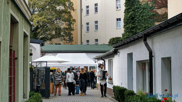 Galeria w Bramie - wernisaż Sąsiedzi z Fyrtla Garbary fot. Sławek Wąchała