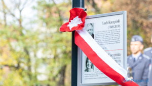 Odsłonięcie tablicy przy Skwerze imienia Lecha i Marii Kaczyńskich w Poznaniu fot. Sławek Wąchała