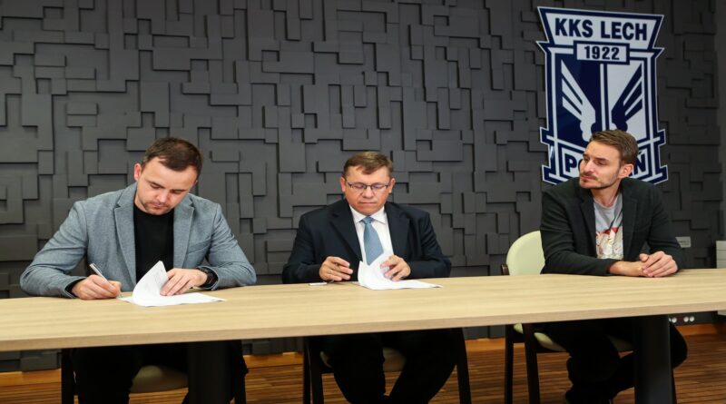 podpisanie umowy fot. P. Szyszka Lech Poznań