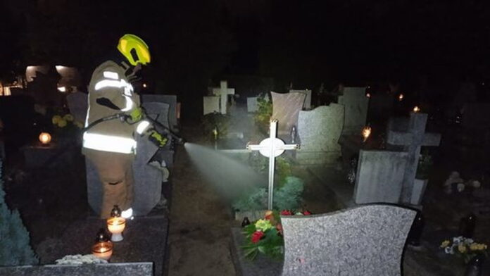 pożar na cmentarzu Junikowo fot. OSP Kwiatowe