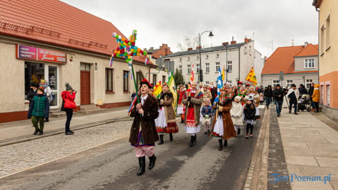 10 jubileuszowy Orszak Trzech Króli z Wiwatami w Pobiedziskach Wiwaty fot. Sławek Wąchała