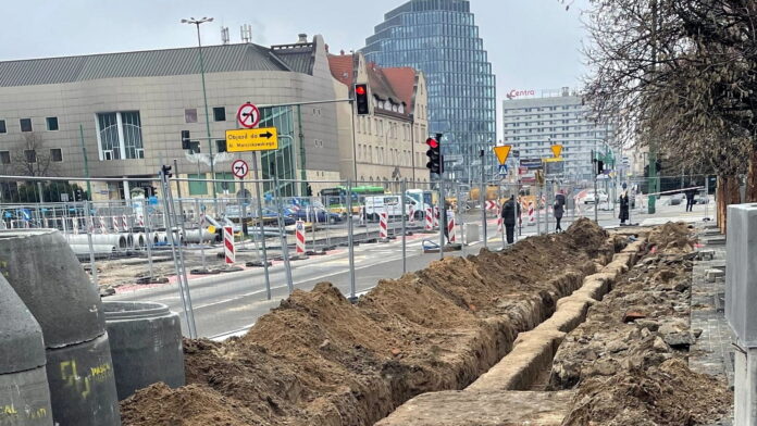 fundamenty ogrodzenia Zamku fot. J. Januchowska, Tormel