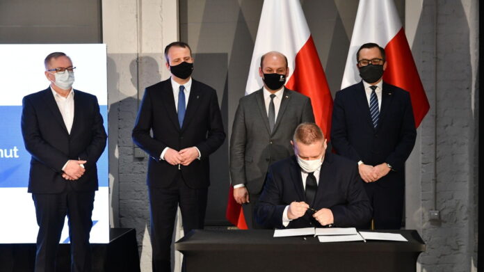 podpisanie umowy dla Kolei Dużych Prędkości fot. K. Adamska