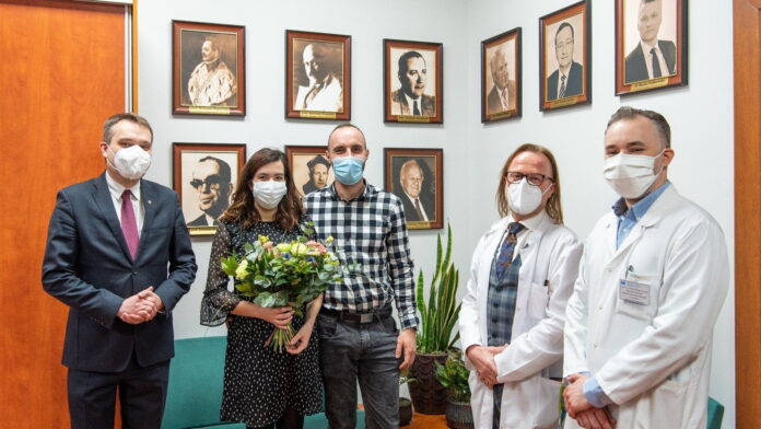 gratulacje dla rodziców czworaczków fot. UMP