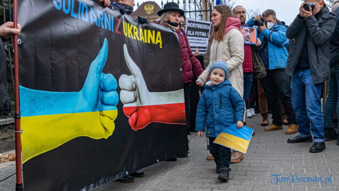 Protest przeciwko agresji Rosji na Ukrainę pod Konsulatem Rosji w Poznaniu fot. Sławek Wąchała