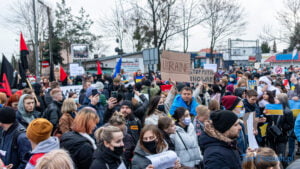 Protest przeciwko agresji Rosji na Ukrainę pod Konsulatem Rosji w Poznaniu fot. Sławek Wąchała