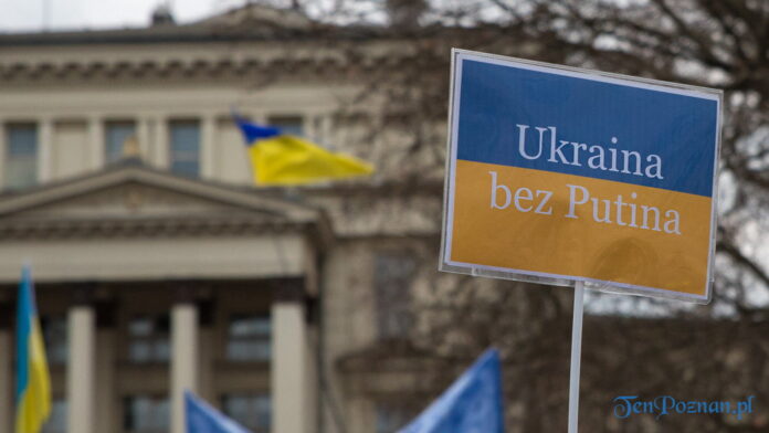 Solidarni z Ukrainą - Poznań Plac Wolności fot. Magda Zając