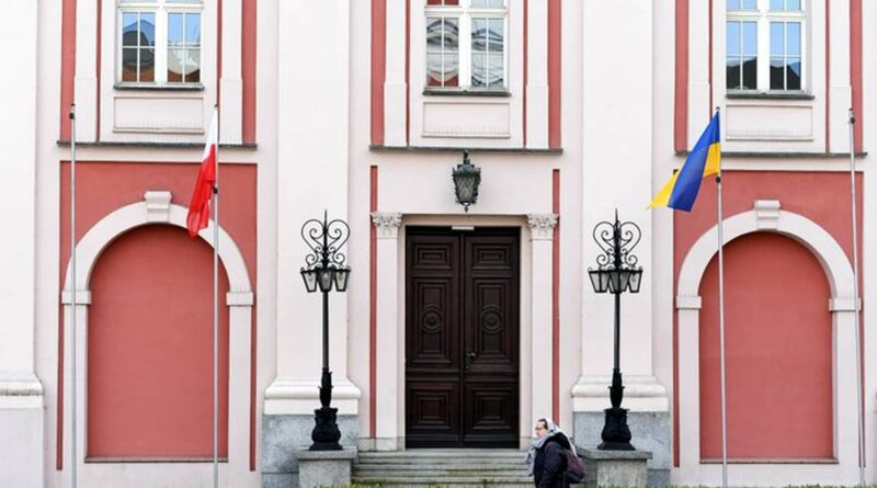Urząd Miasta Poznania z ukraińską flagą fot. J. Jaśkowiak TT