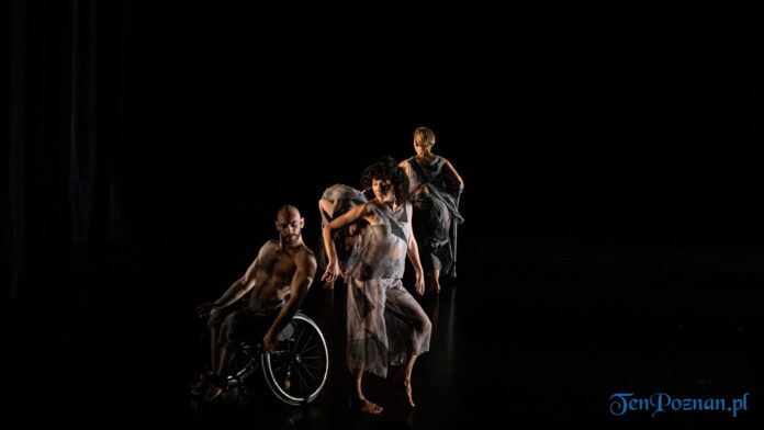 Candoco Dance Company CK Zamek fot. Sławek Wąchała