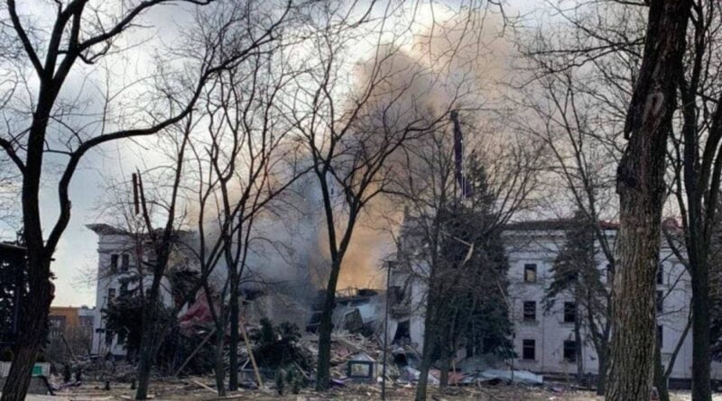 zbombardowany Teatr Dramatyczny w Mariupolu fot. Najwyższa Rada Ukrainy