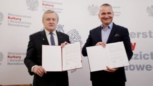 Podpisanie umowy, P. Gliński, J. Solarski fot. Danuta Matloch,MKiDN