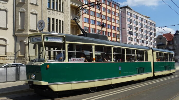tramwaj 102n tak zwany kanciak fot. MPK Poznań