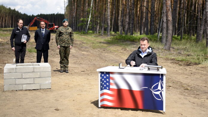 budowa magazynów środków bojowych, minister Mariusz Błaszczak, Powidz, fot. MON