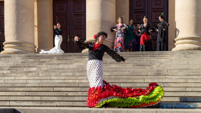 Espacio flamenco na schodach opery fot. Sławek Wąchała