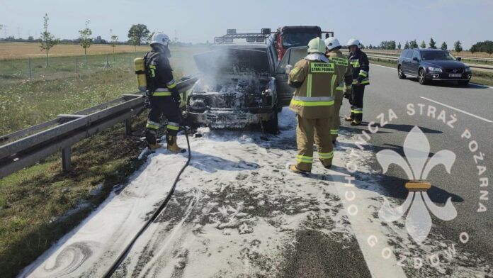 pożar samochodu fot. OSP Gozdowo