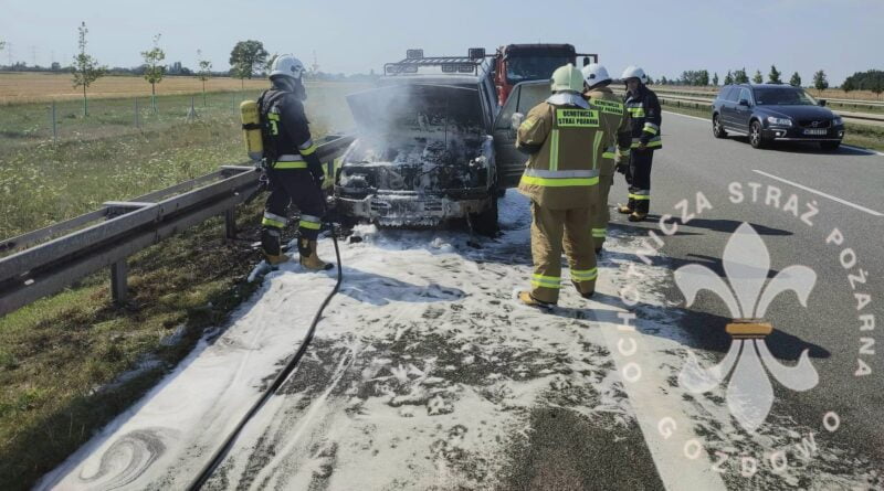 pożar samochodu fot. OSP Gozdowo