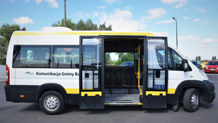 autobus gminy Buk fot. UMiG Buk