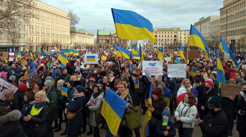 demonstracja wsparcia dla Ukrainy fot. L. Łada