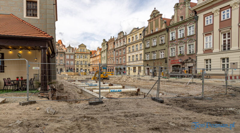 Stary Rynek Poznań remont sierpień 2022 fot. Sławek Wąchała