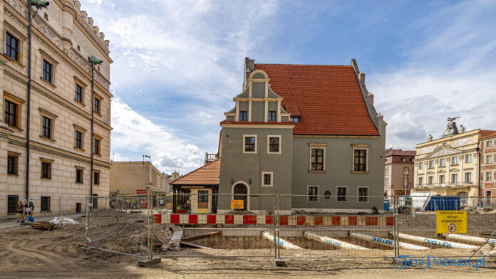 Stary Rynek Poznań remont sierpień 2022 fot. Sławek Wąchała