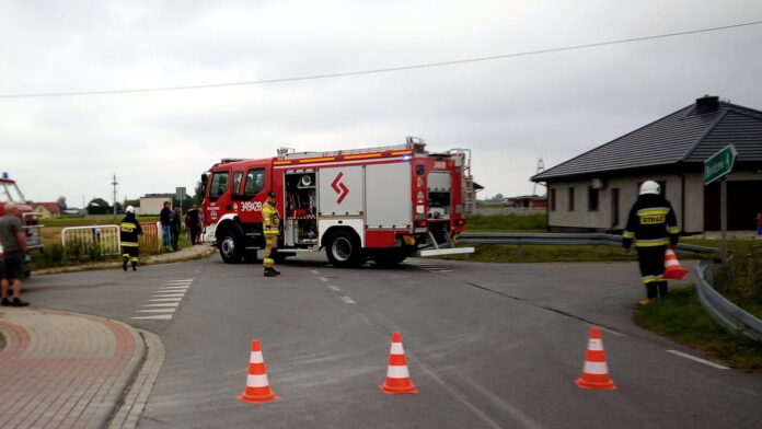 wypadek, Jarantów fot. OSP Jarantów
