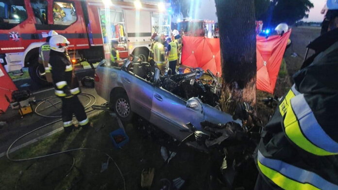 wypadek w Sierzchowie, fot. KM PSP Kalisz
