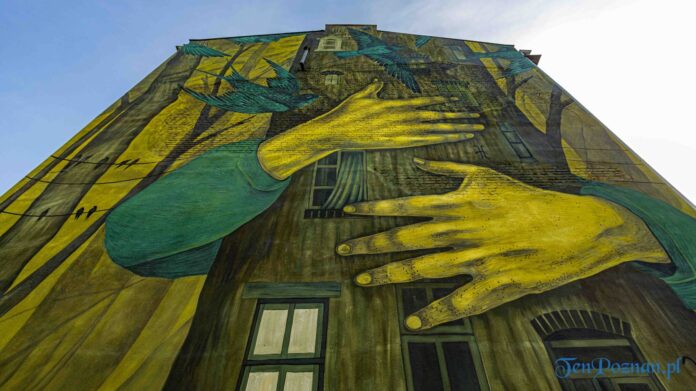 Zielony mural Doroty Piechocińskiej na Wawrzyniaka- Słowackiego fot. Sławek Wąchała