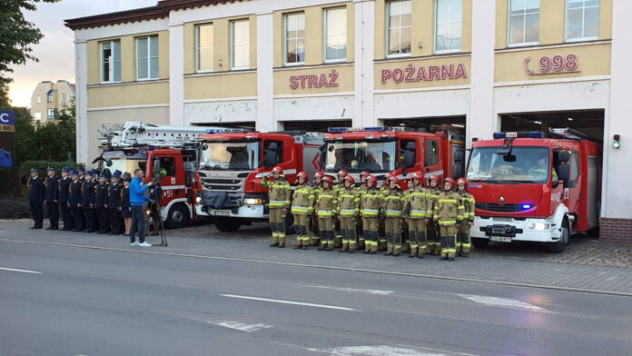 hołd dla zmarłego strażaka fot. KM PSP Grudziądz