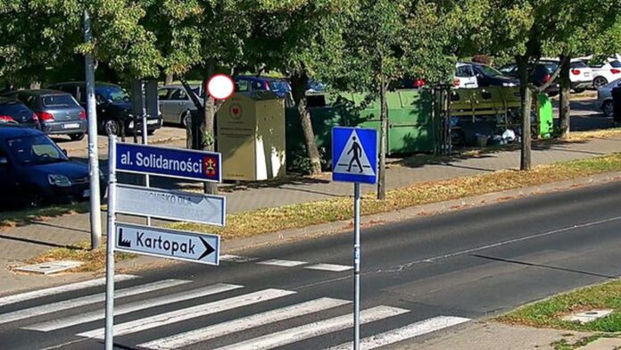 opony przy śmietniku fot. SM Ostrów Wielkopolski