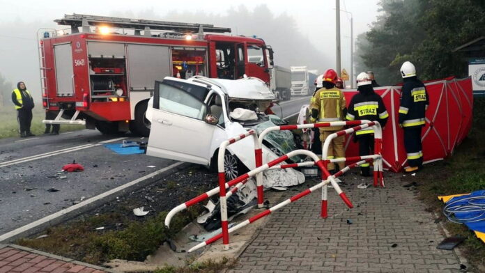 wypadek DK11 fot. KP PSP Ostrzeszów