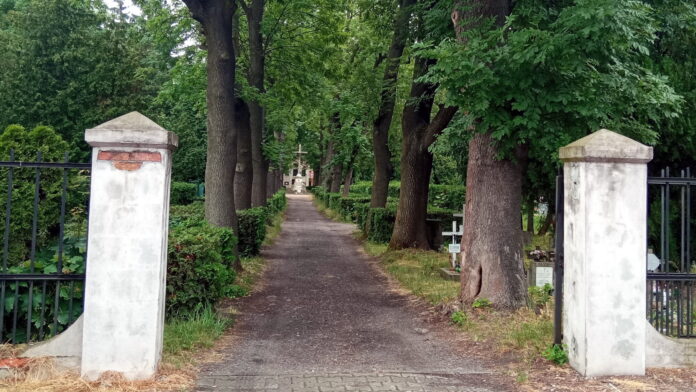 cmentarz parafii Bożego Ciała, Wilda fot. L. Łada
