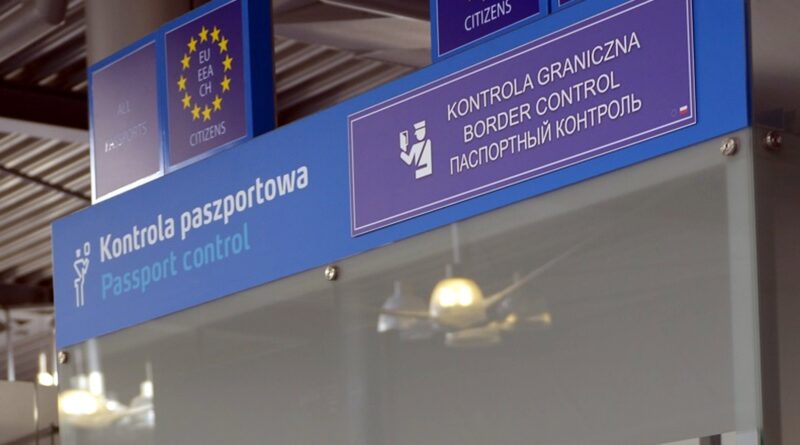 kontrola paszportowa, straż graniczna fot. SG Poznań Ławica