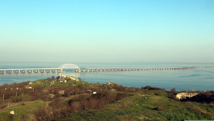Most Krymski fot. Irina Ermolenko, pixabay