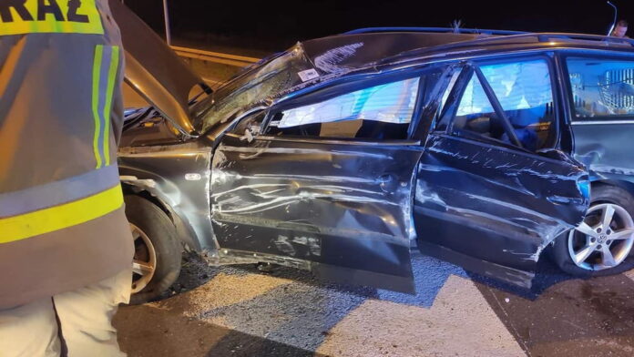 wypadek, A2 fot. OSP Osiecza Pierwsza