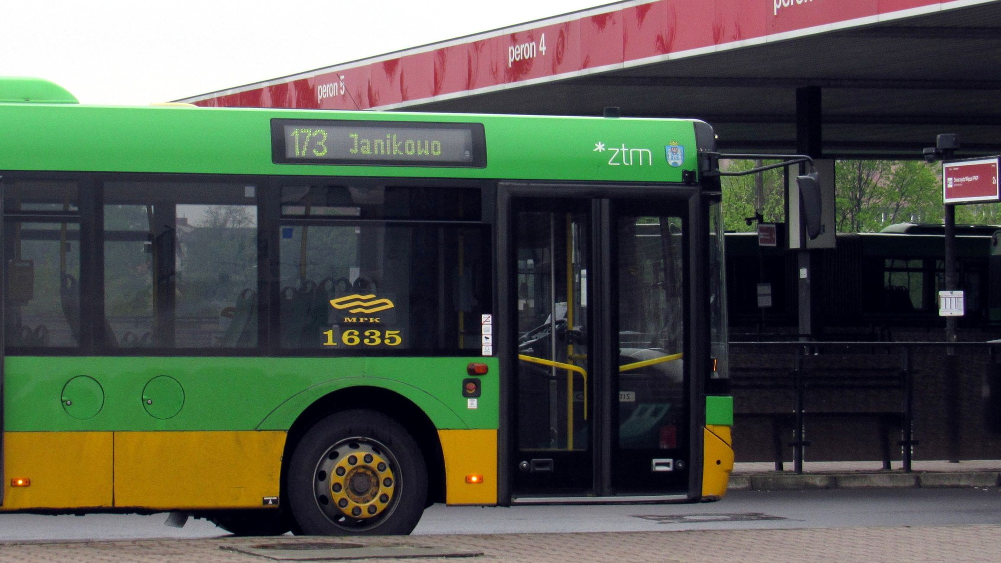 autobus linii nr 173 fot. ZTM