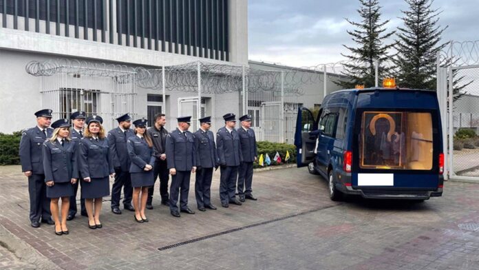 Nawiedzenie obrazu Matki Boskiej Częstochowskiej, ZK Gębarzewo fot. Archidiecezja Gnieźnieńska