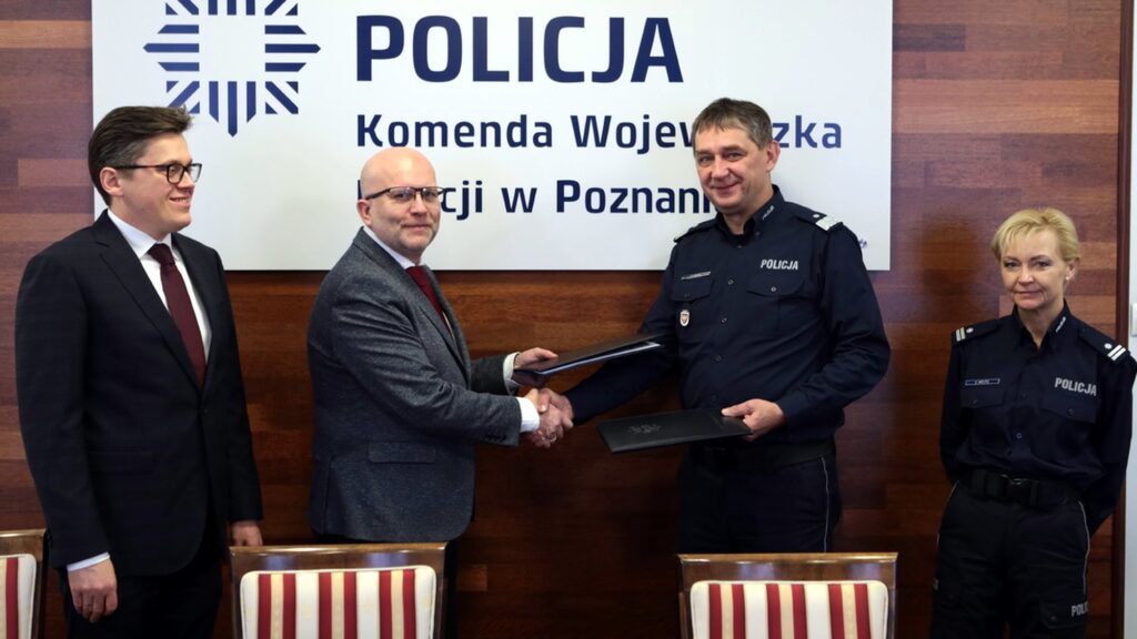 podpisanie umowy fot. KWP w Poznaniu