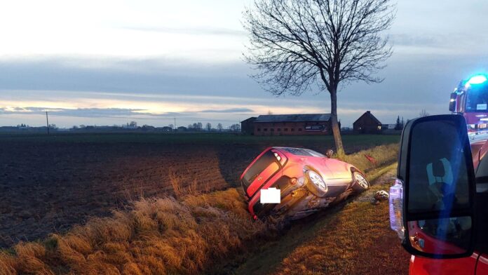 wypadek, Piątek Mały fot. KM PSP Kalisz