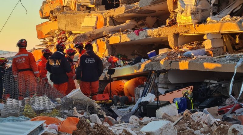 praca ratowników w Turcji fot. KM PSP Gdańsk