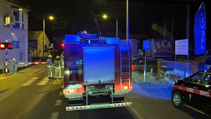 wypadek, przejazd kolejowy fot. OSP Dąbcze
