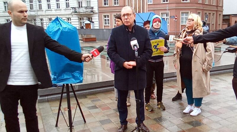 demonstracja w sprawie niepełnosprawnych fot. Piotr Żołdak