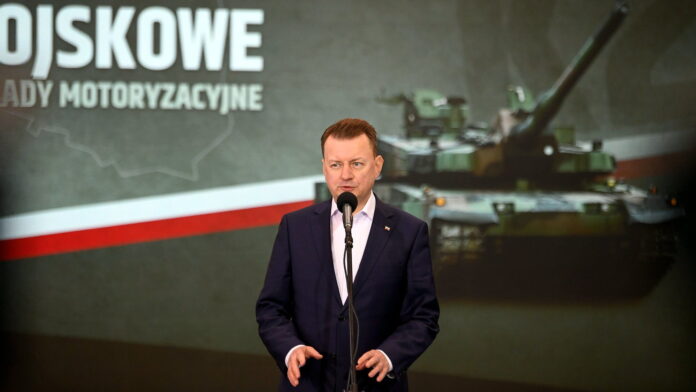 Mariusz Błaszczak, Wojskowe Zakłady Motoryzacyjne fot. MON