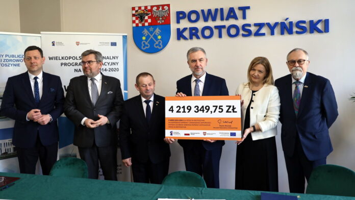 podpisanie umowy w Krotoszynie fot. UMWW