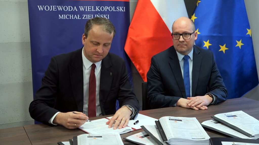 podpisanie zgody na budowę obwodnicy Żodynia fot. WUW