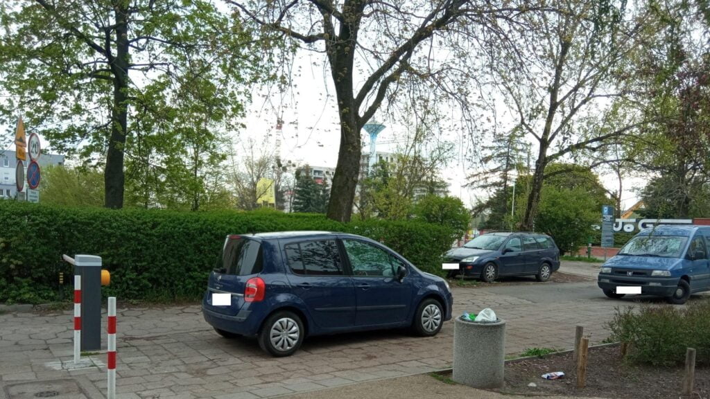 parkowanie Dąbrowskiego, Janickiego fot. L. Łada