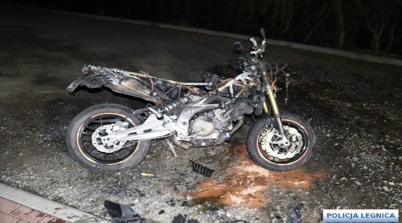 spalony motocykl fot. policja Legnica