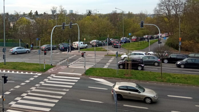 Wojska Polskiego, zjazd w Niestachowską fot. L. Łada