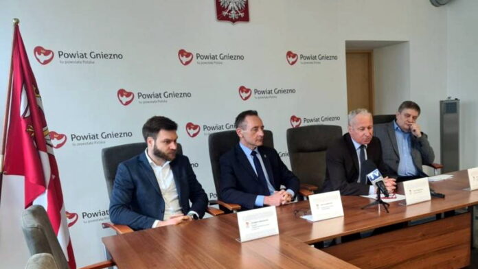 zarząd powiatu gnieźnieńskiego fot. Powiat gnieźnieński
